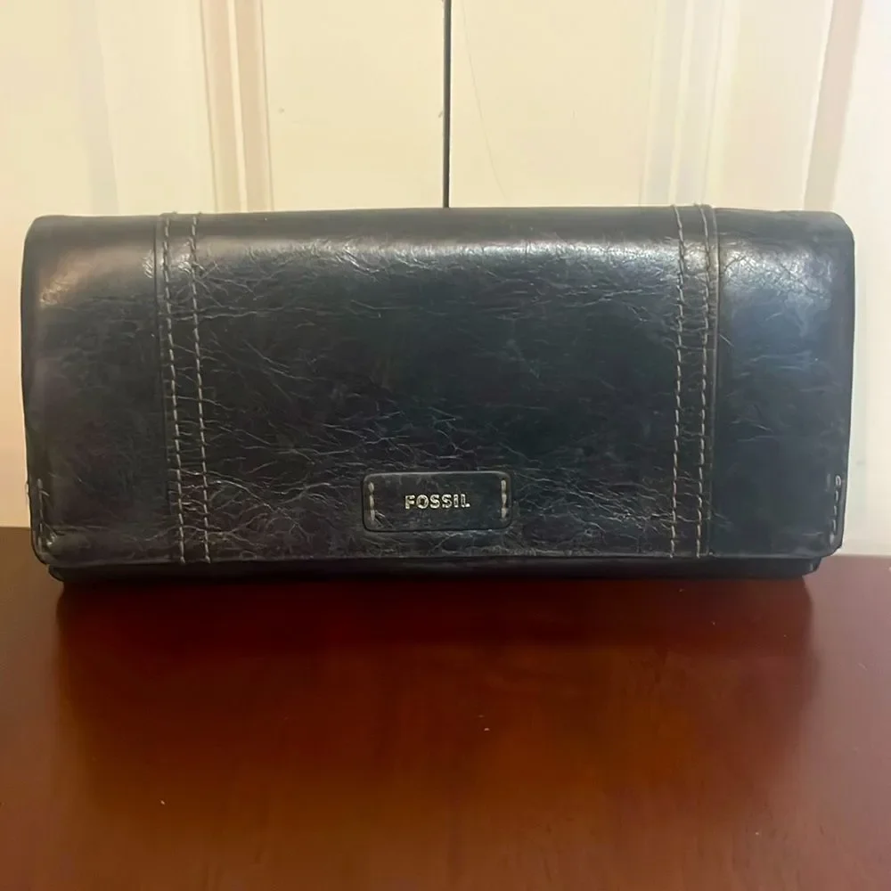 Fossil Ellis 29 Black Leather Wallet Clutch